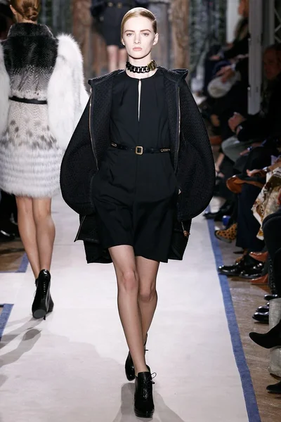 Look 14